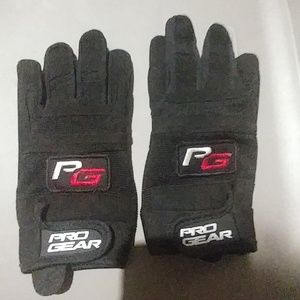 Black ProGear spots gloves